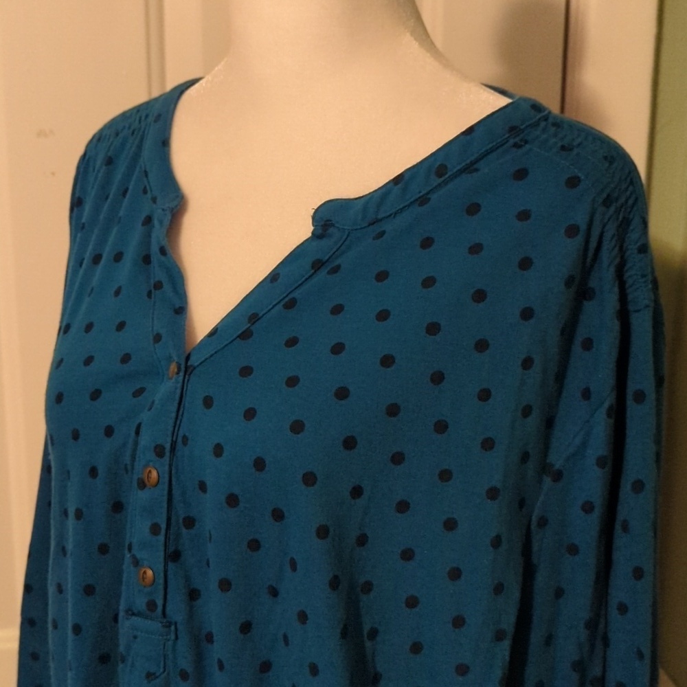 Basic Editions Women's 2X Blue W/ Polka dots See Desc Roll Up Sleeves - Picture 2 of 11
